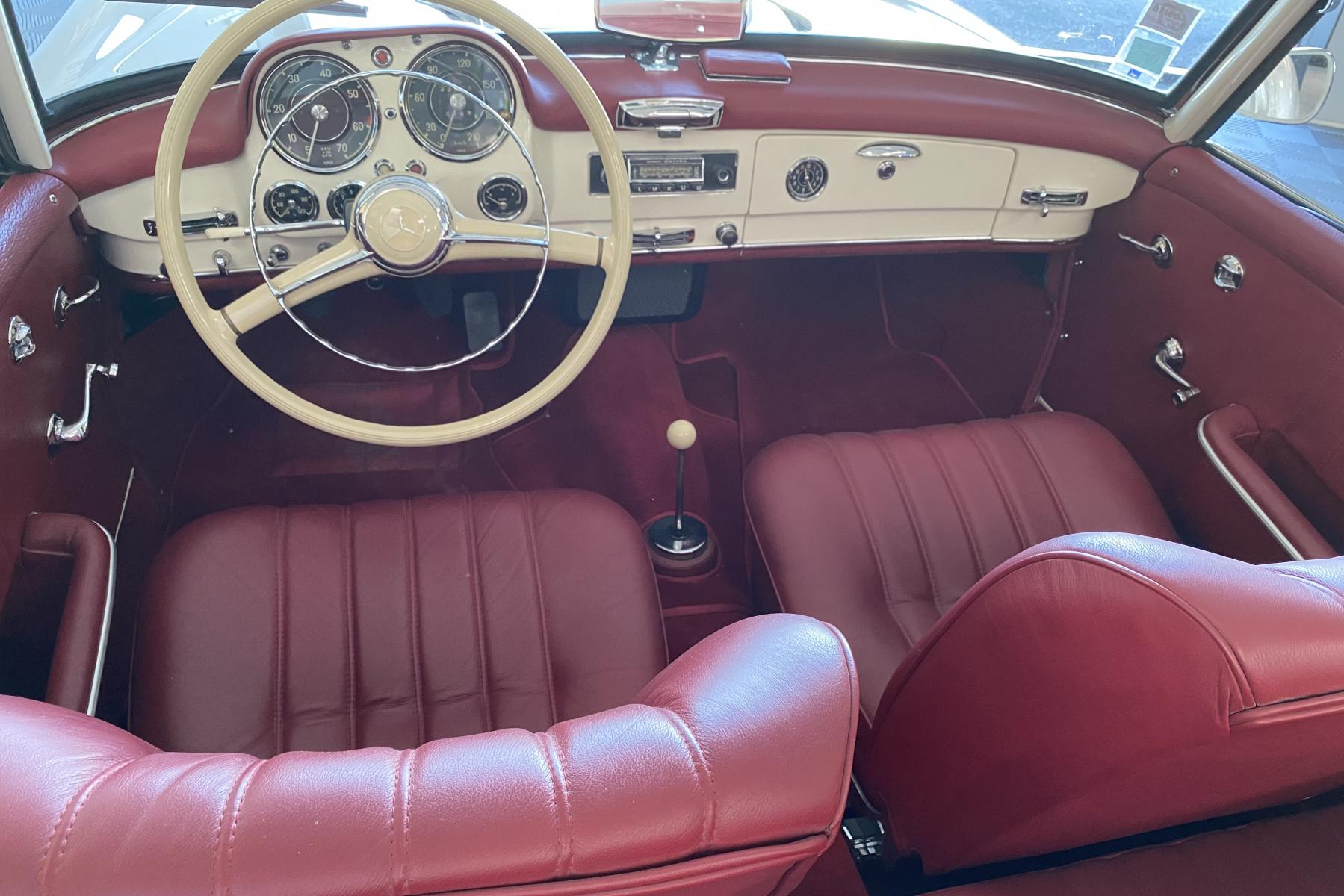Agrandir = Mercedes 190 SL