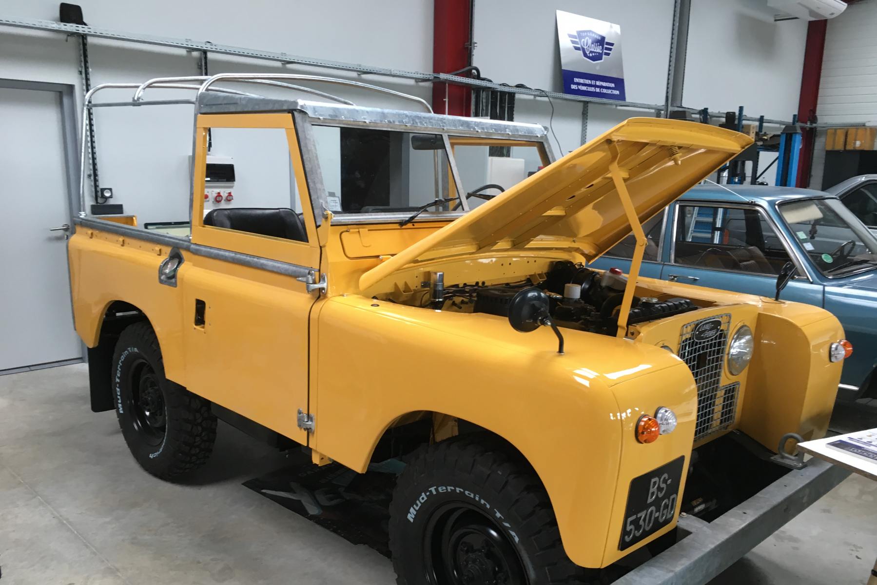 Agrandir = Land Rover 88