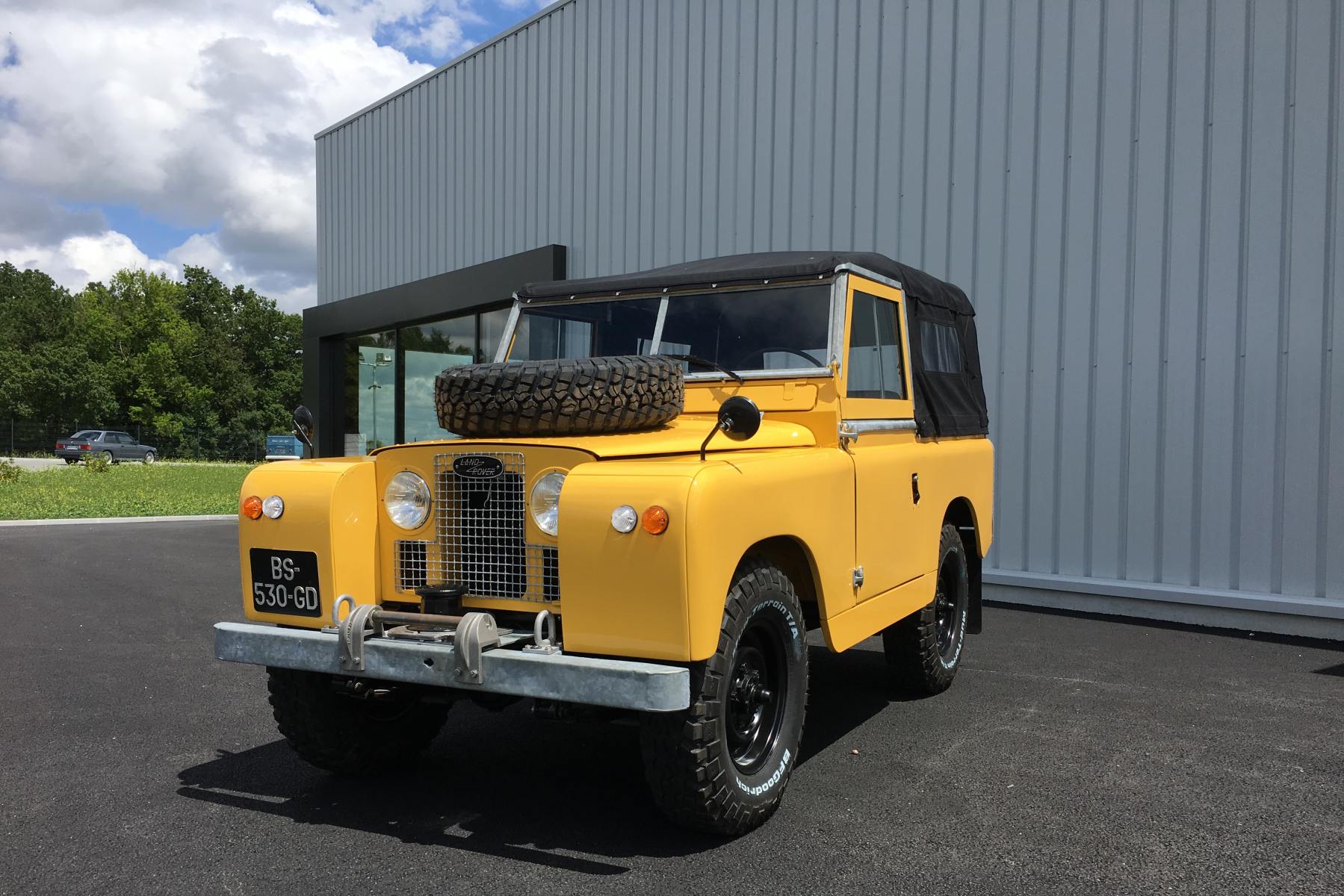Agrandir = Land Rover 88