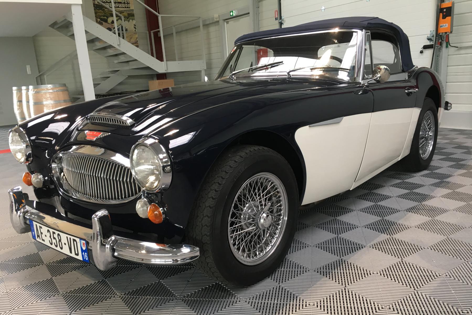 Agrandir = Austin Healey MK III BJ 8