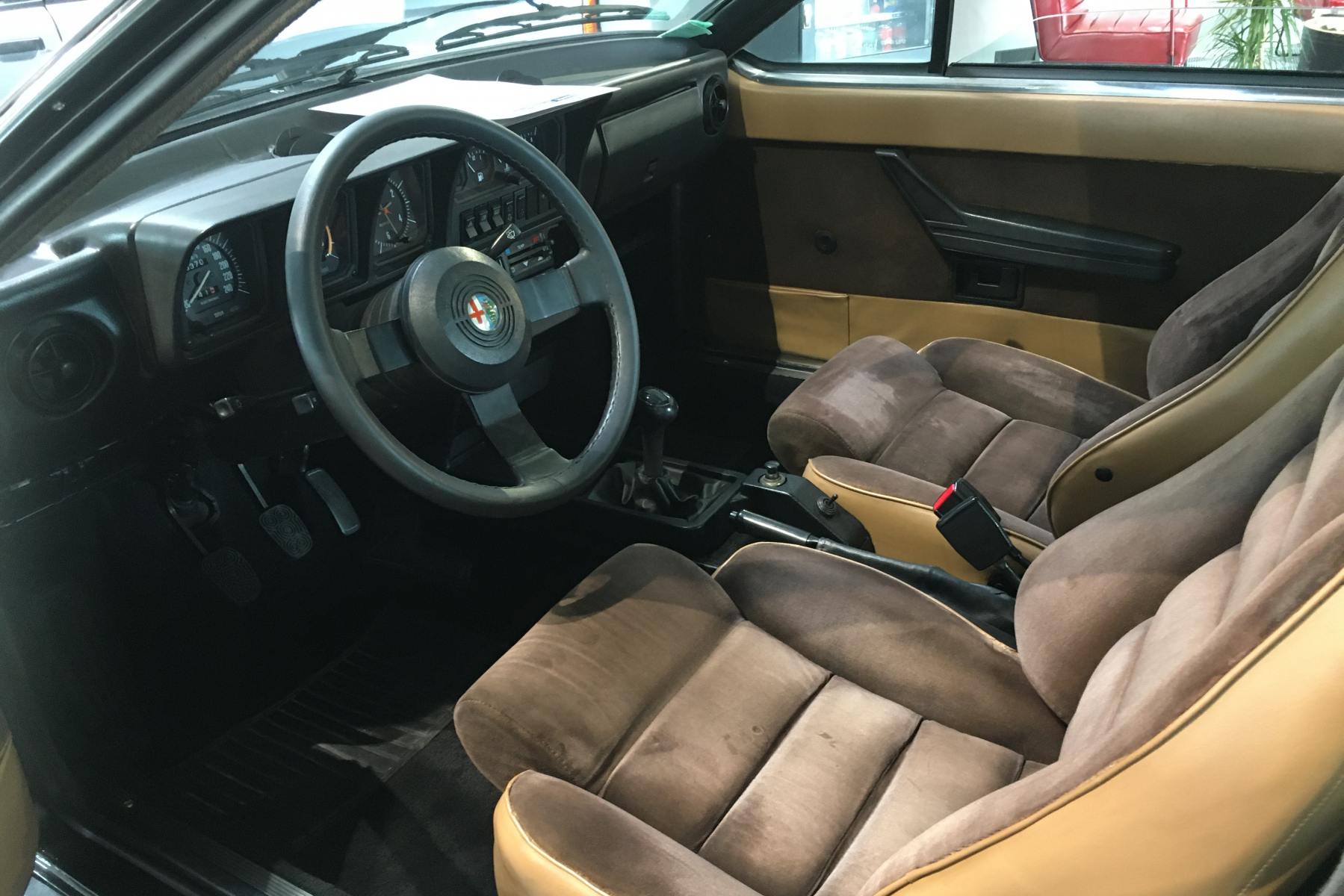 Agrandir = Alfa Romeo GTV 6