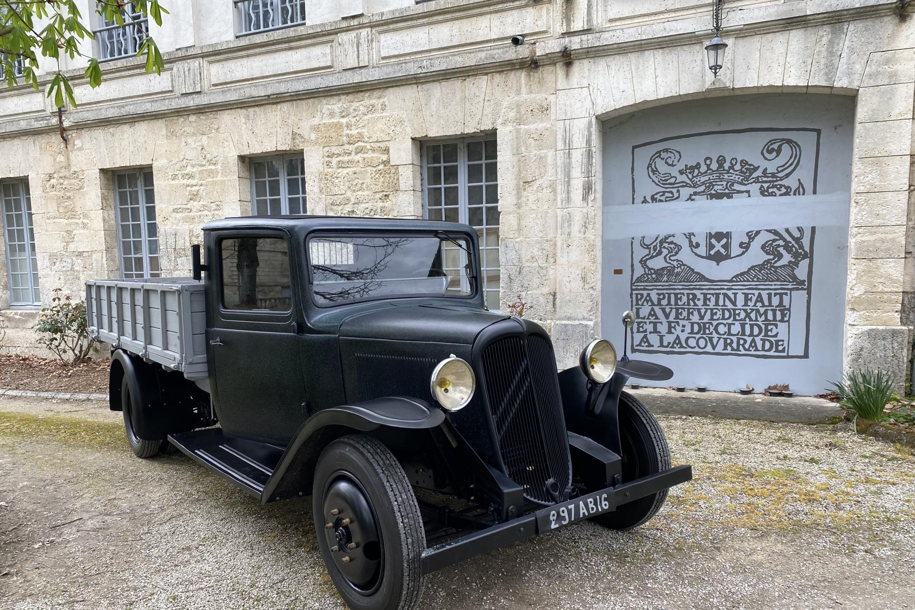 Agrandir = Citroën U 23