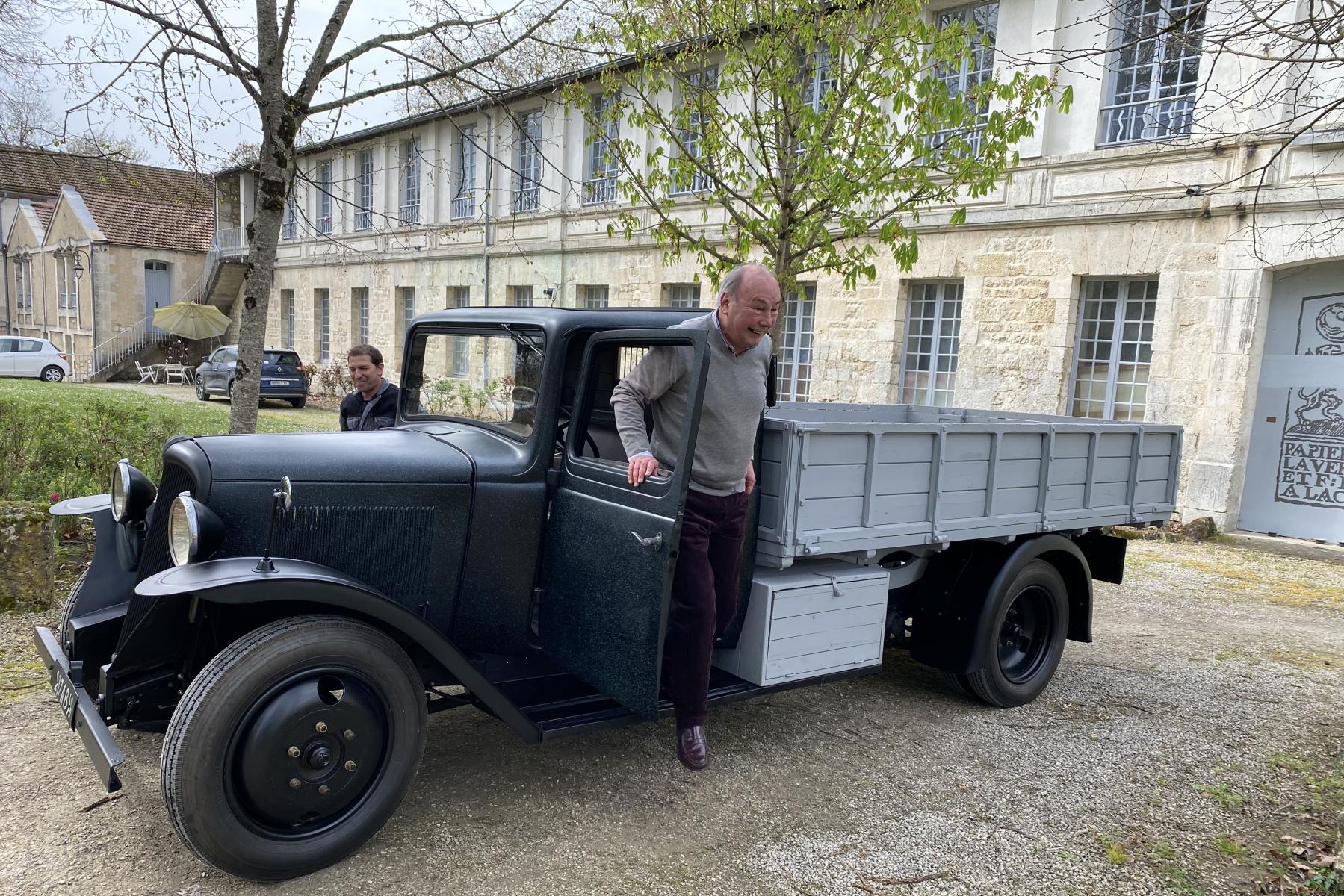 Agrandir = Citroën U 23