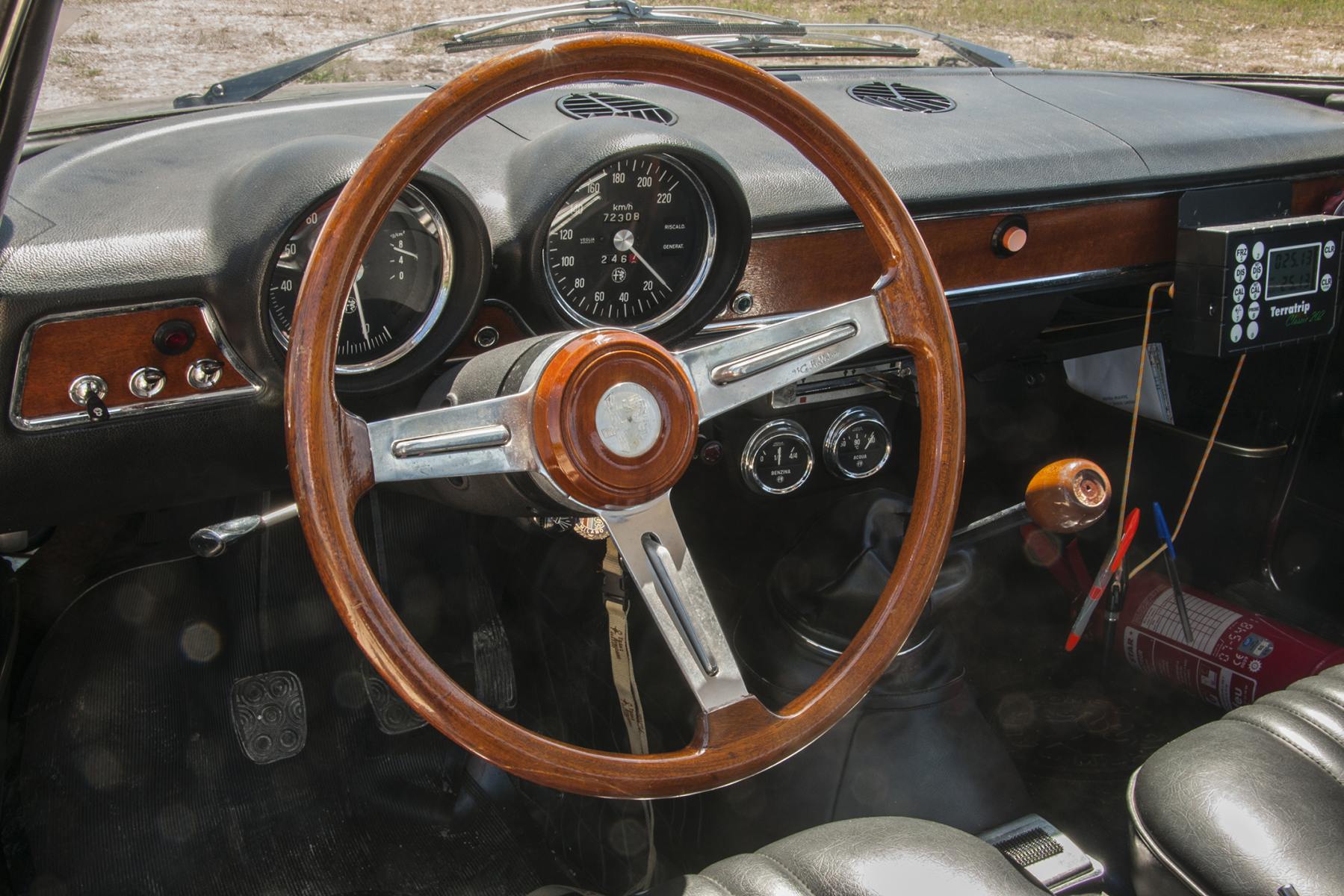 Agrandir=GT 1300 Bertone-ALFA ROMEO