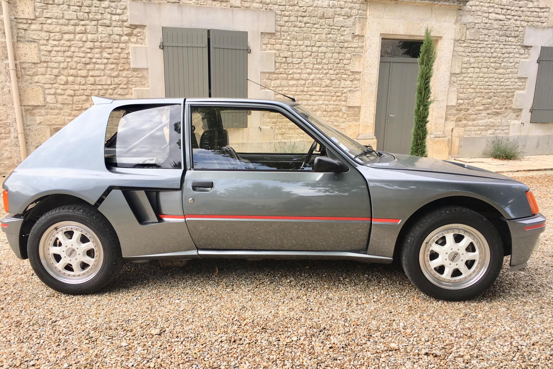 Agrandir=205 Turbo 16 Série 200-Peugeot