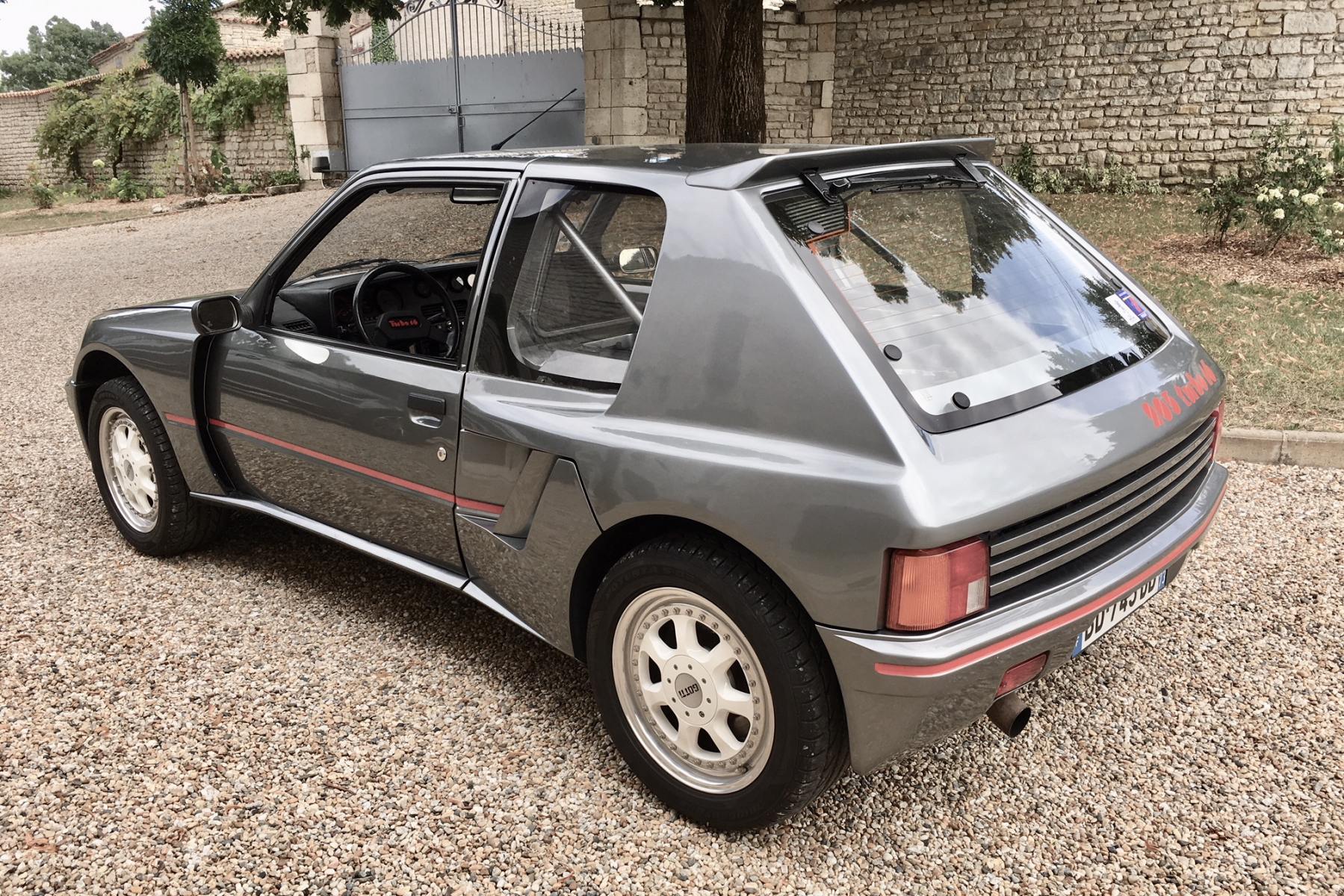 Agrandir=205 Turbo 16 Série 200-Peugeot