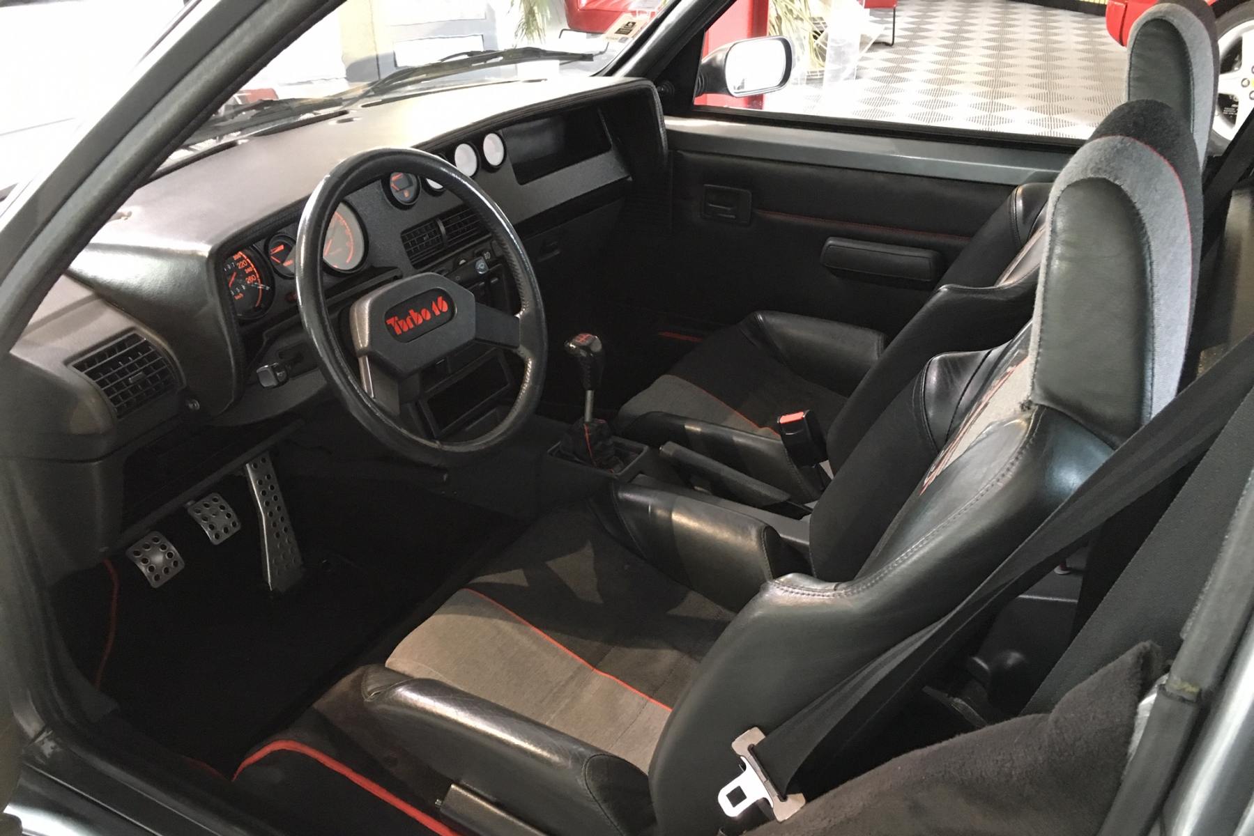 Agrandir=205 Turbo 16 Série 200-Peugeot