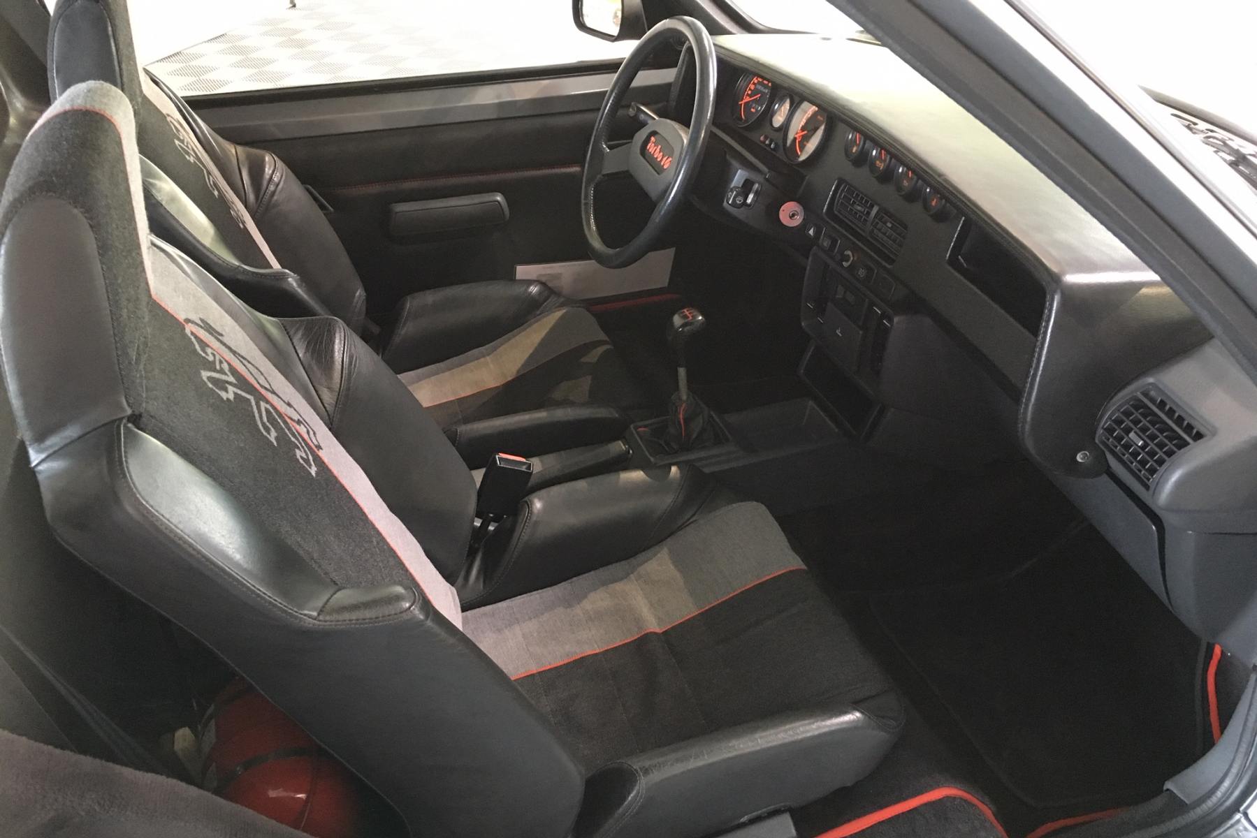 Agrandir=205 Turbo 16 Série 200-Peugeot