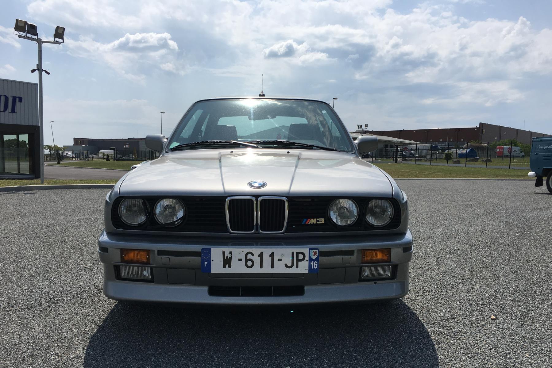 Agrandir=M3 E 30-BMW