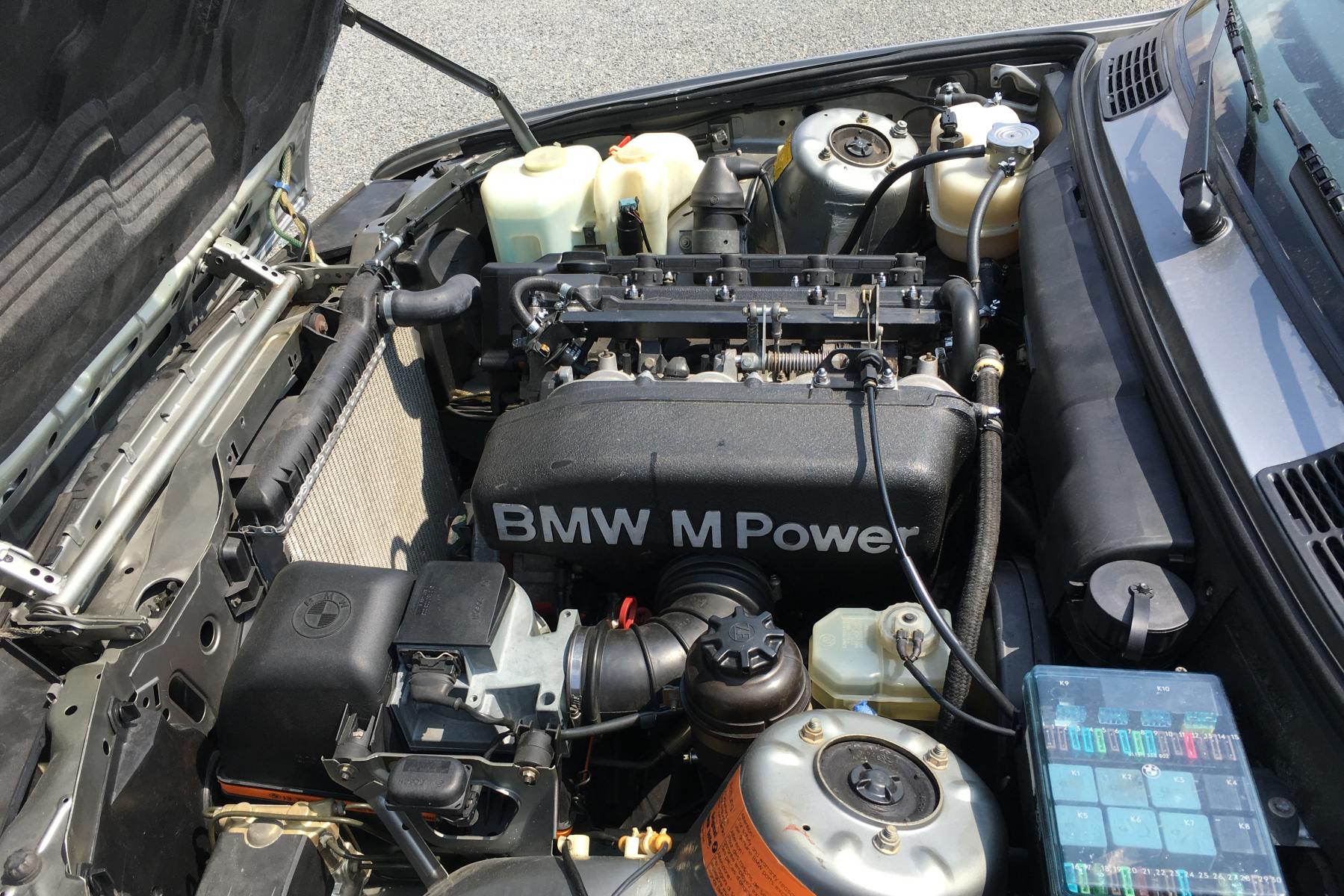 Agrandir=M3 E 30-BMW