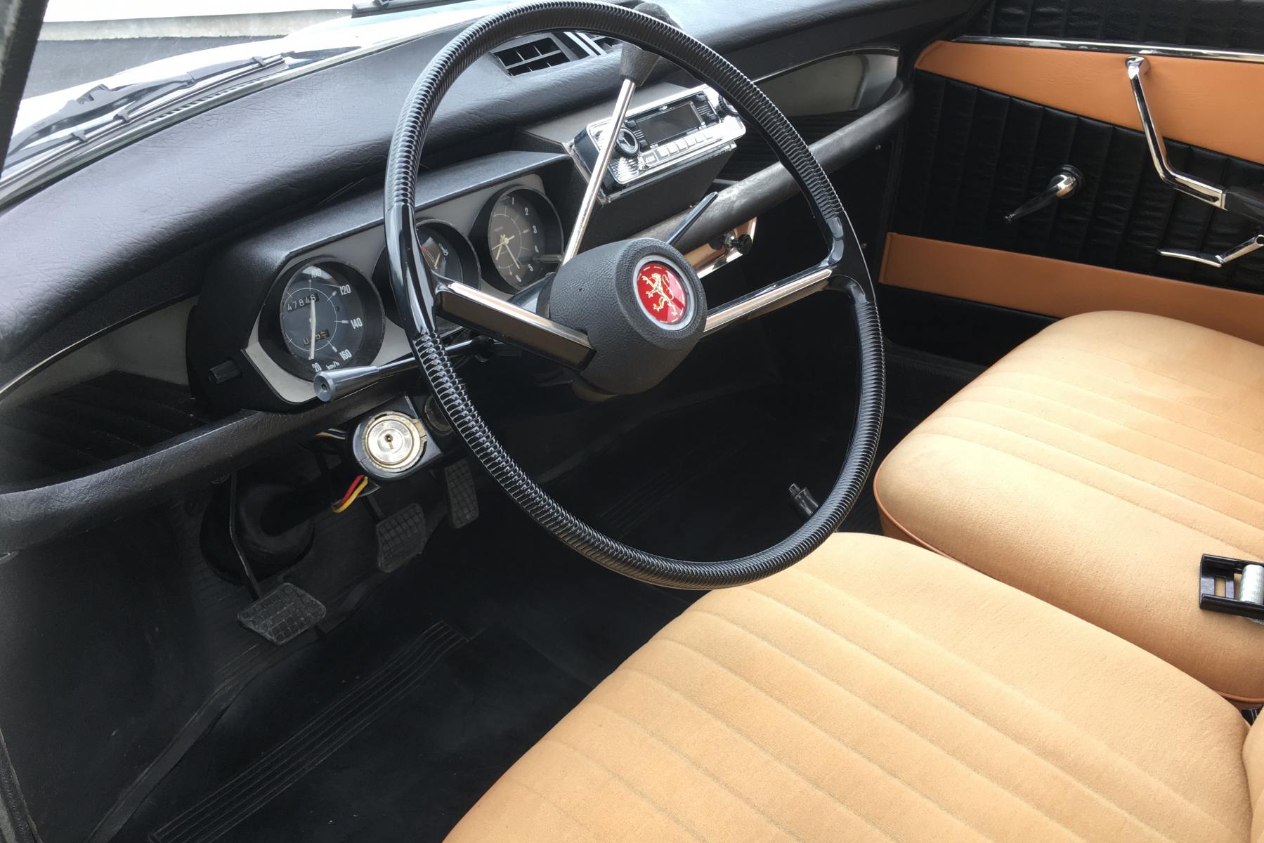 Agrandir=204-PEUGEOT