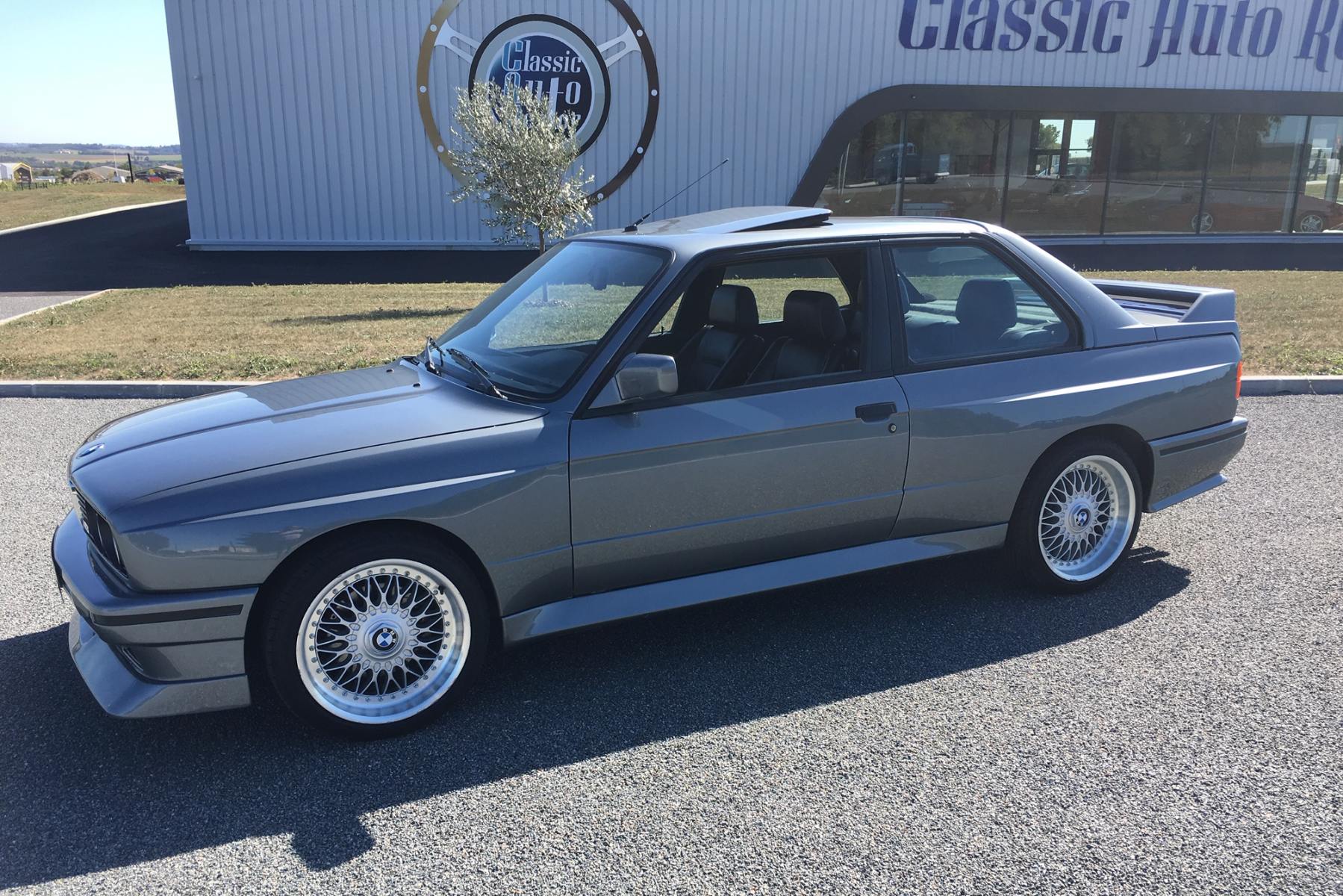 Agrandir=M3 E30 Evo II-BMW MOTORSPORT