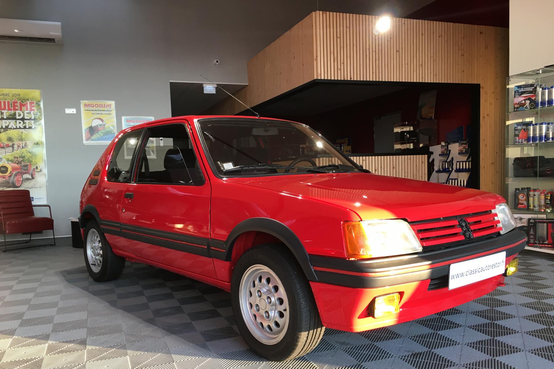 Agrandir=205 GTI 1.6 L-PEUGEOT