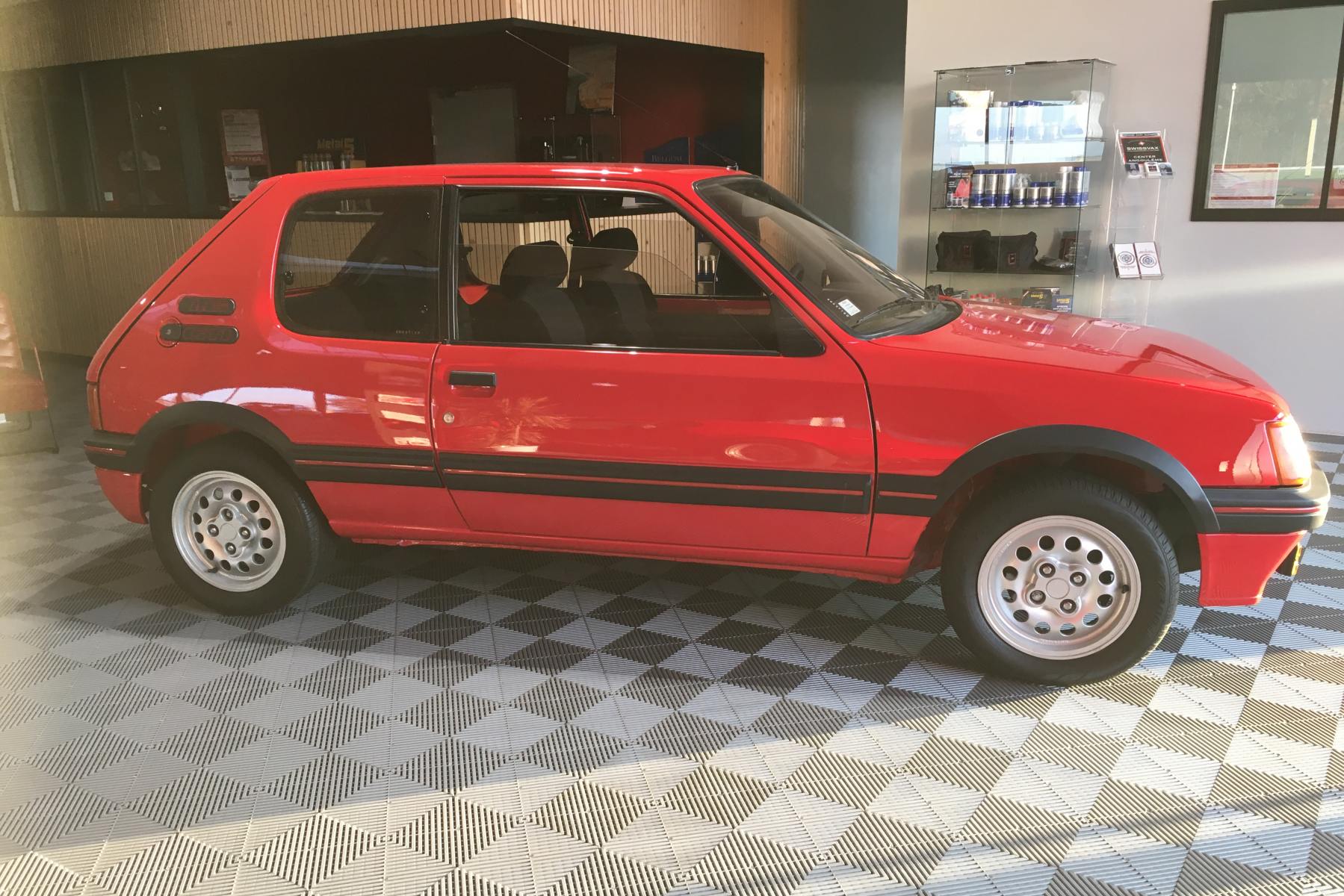 Agrandir=205 GTI 1.6 L-PEUGEOT