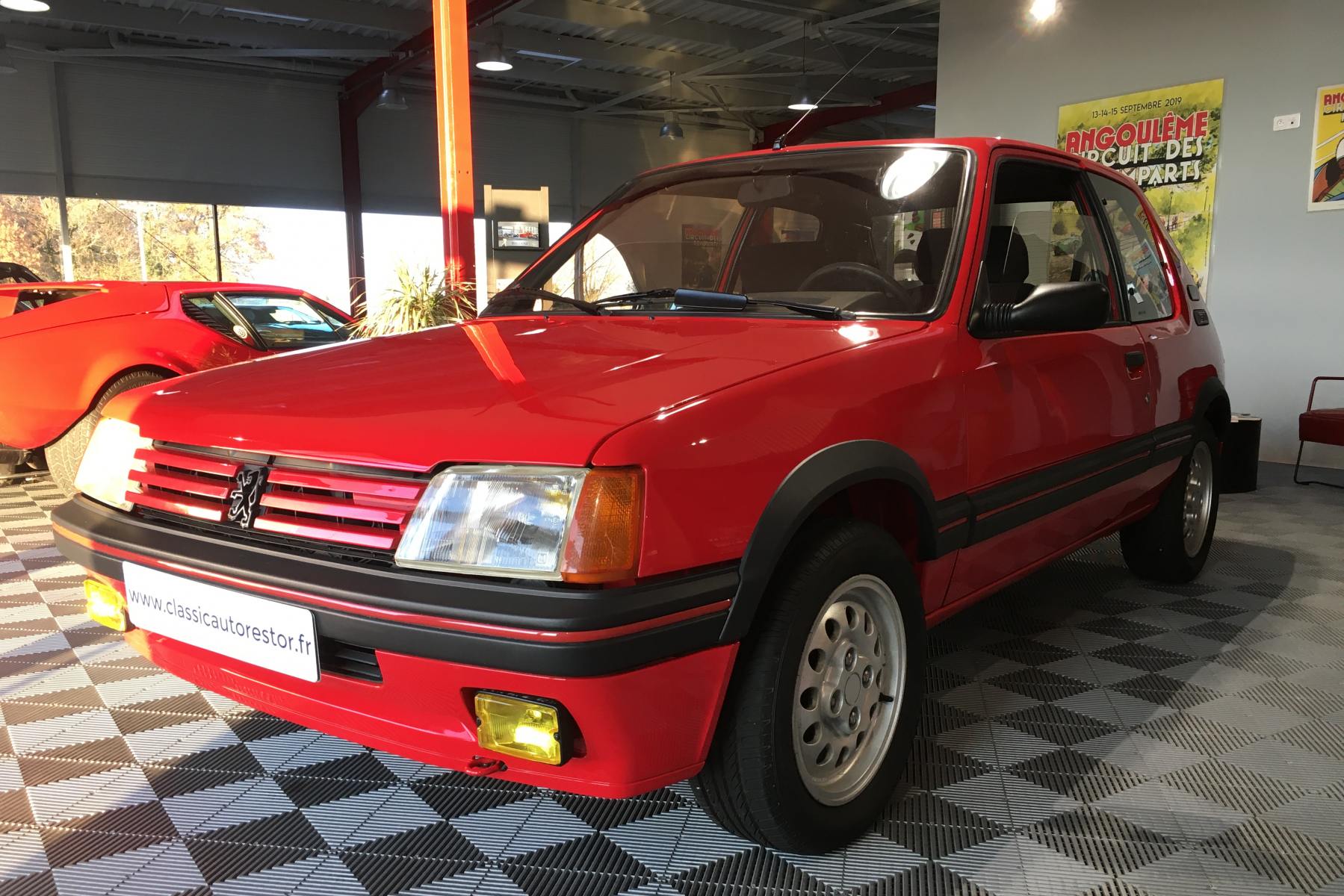Agrandir=205 GTI 1.6 L-PEUGEOT