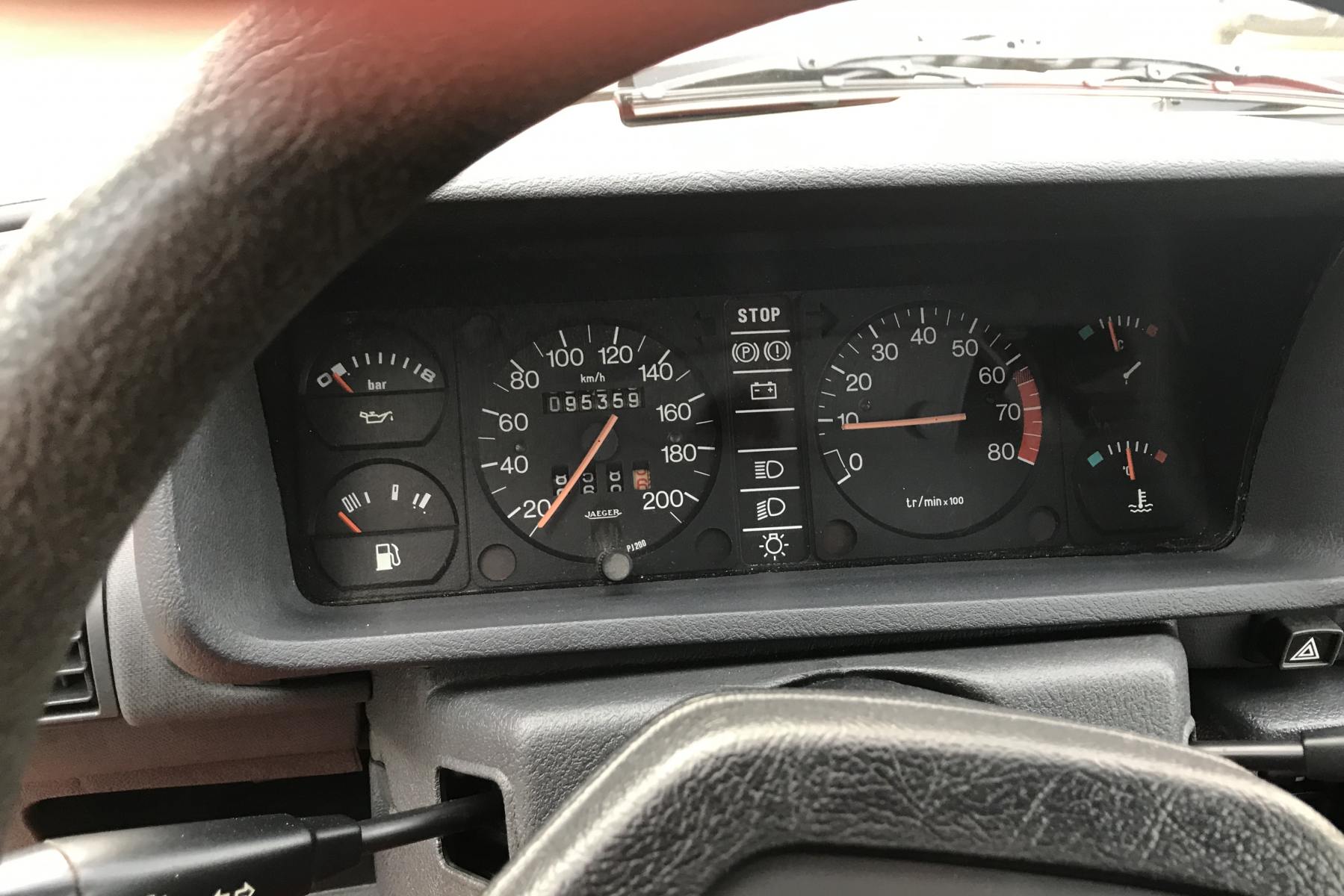 Agrandir=205 GTI 1.6 L-PEUGEOT