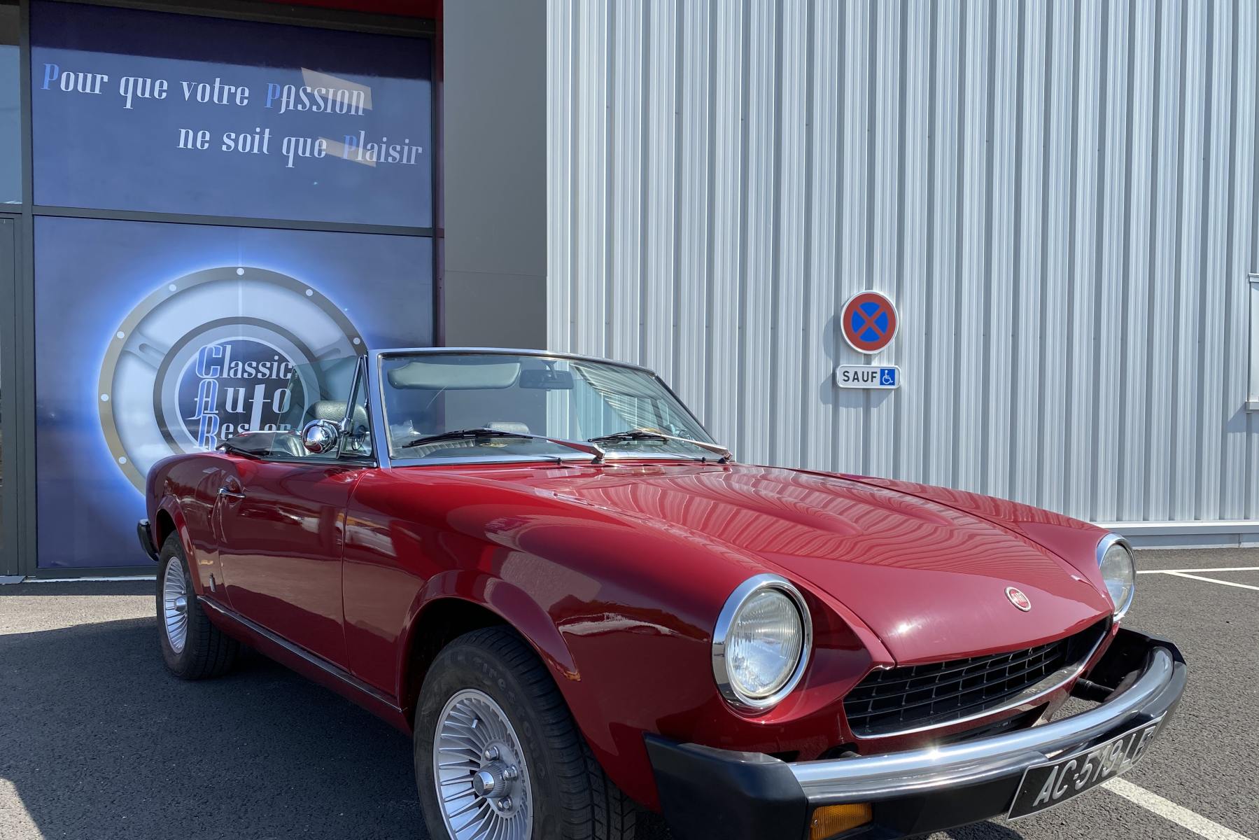 Agrandir=124 Spider 1800-FIAT