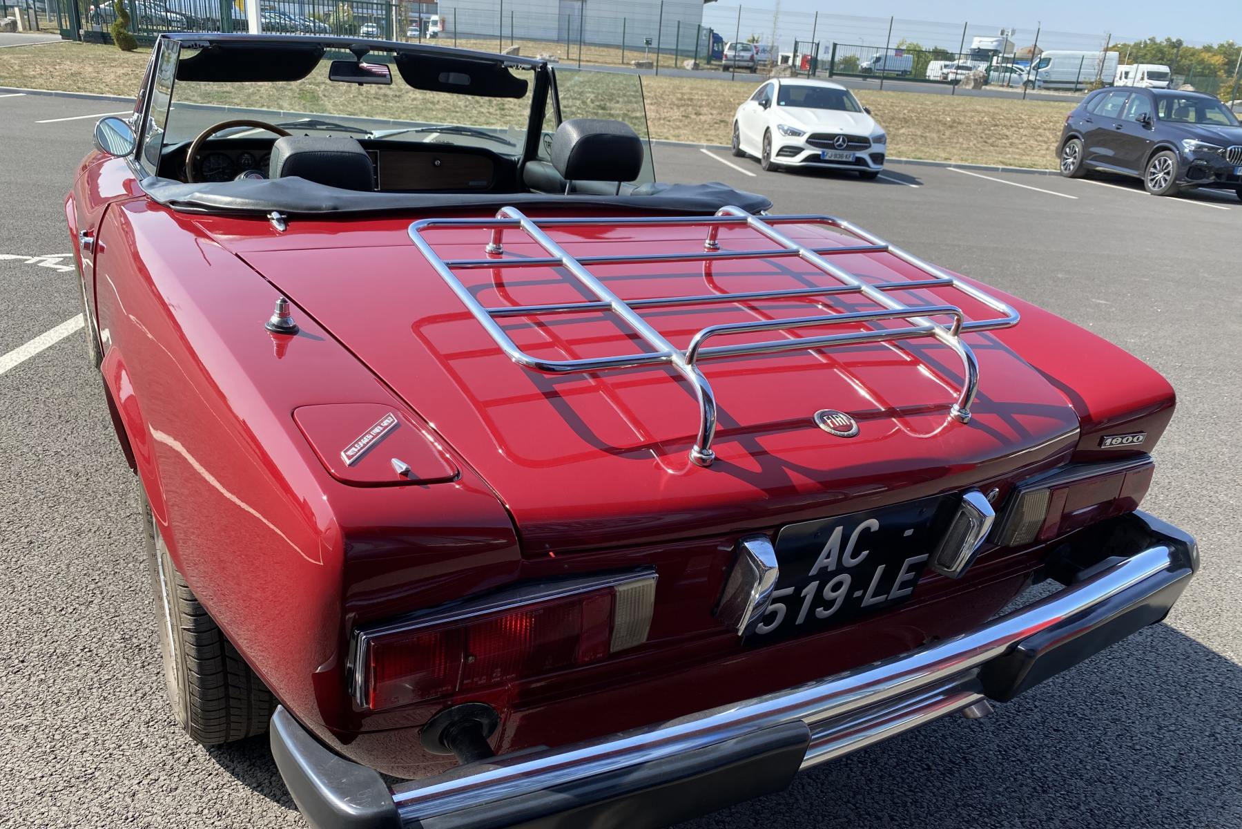 Agrandir=124 Spider 1800-FIAT