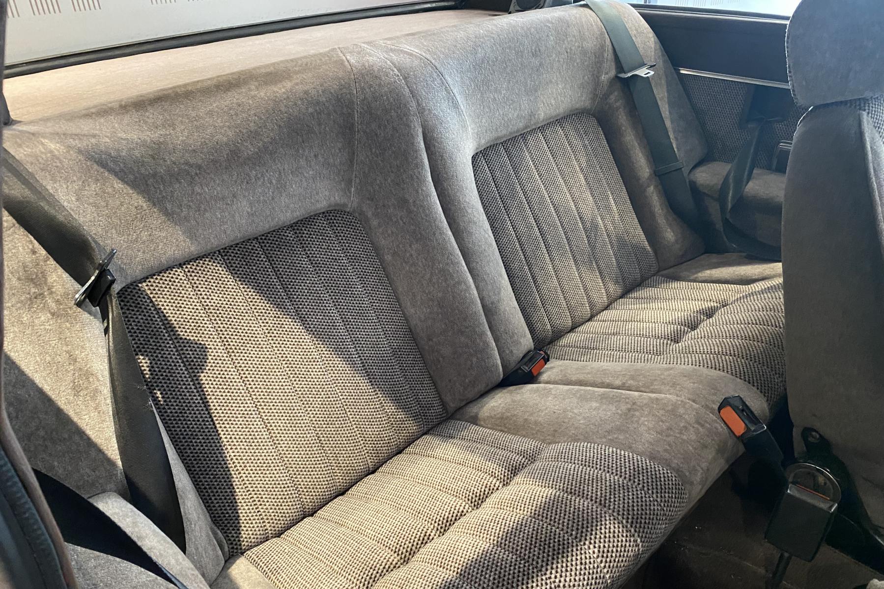 Agrandir=504 Coupe 2.0 L-Peugeot
