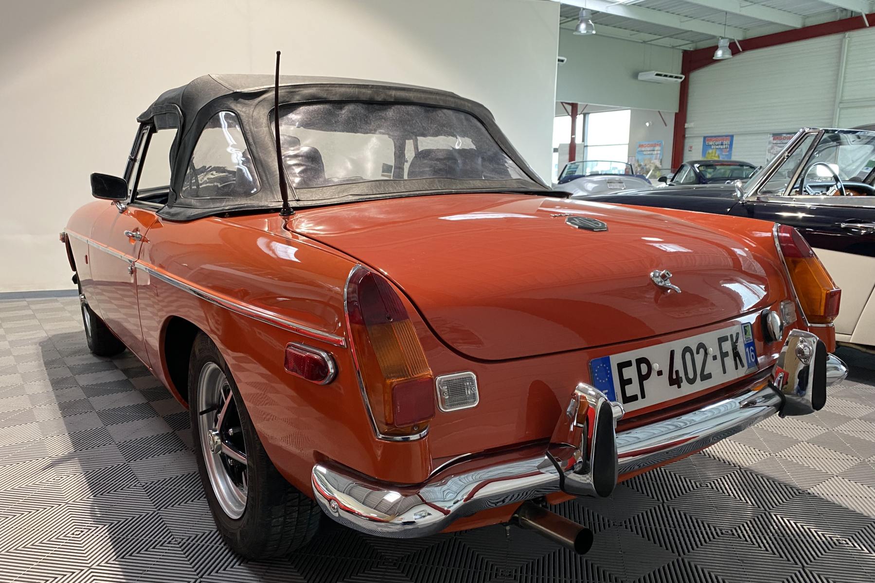 Agrandir=MGB-MG