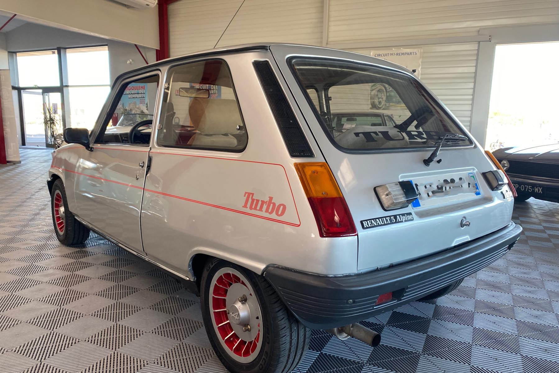 Agrandir=R5 Alpine Turbo-Renault