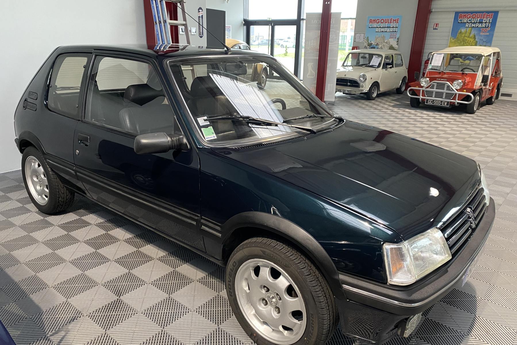annonce-vente-205 GTI 1.9 Gentry-Peugeot-Classic Auto Restor - Angouleme - Charente - France