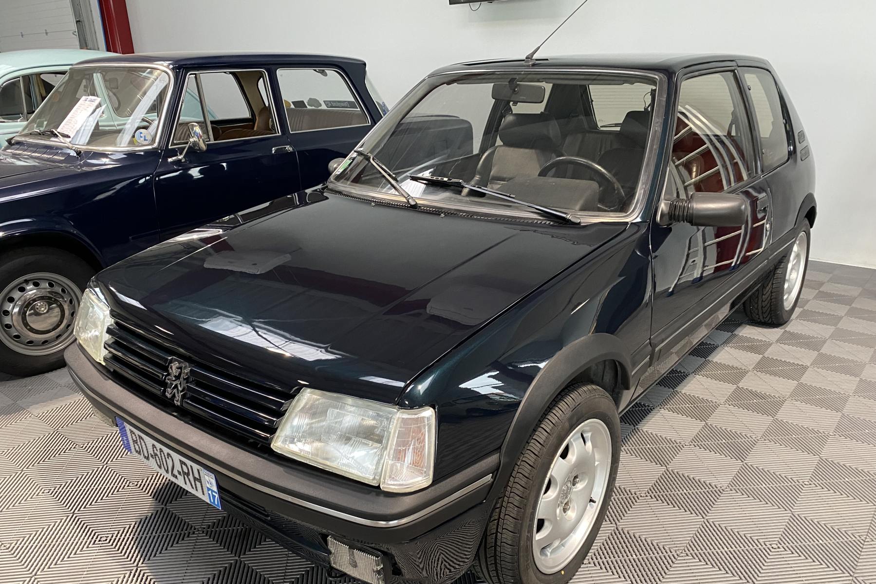 Agrandir=205 GTI 1.9 Gentry-Peugeot