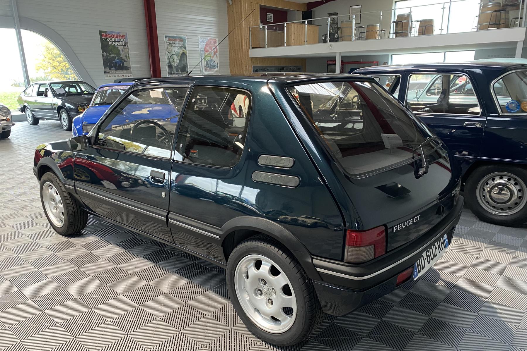 Agrandir=205 GTI 1.9 Gentry-Peugeot