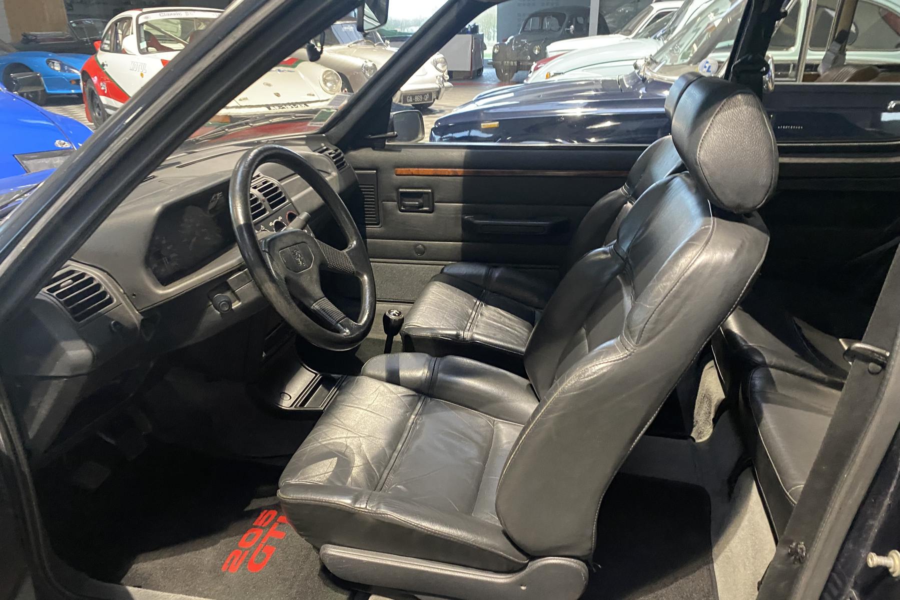 Agrandir=205 GTI 1.9 Gentry-Peugeot