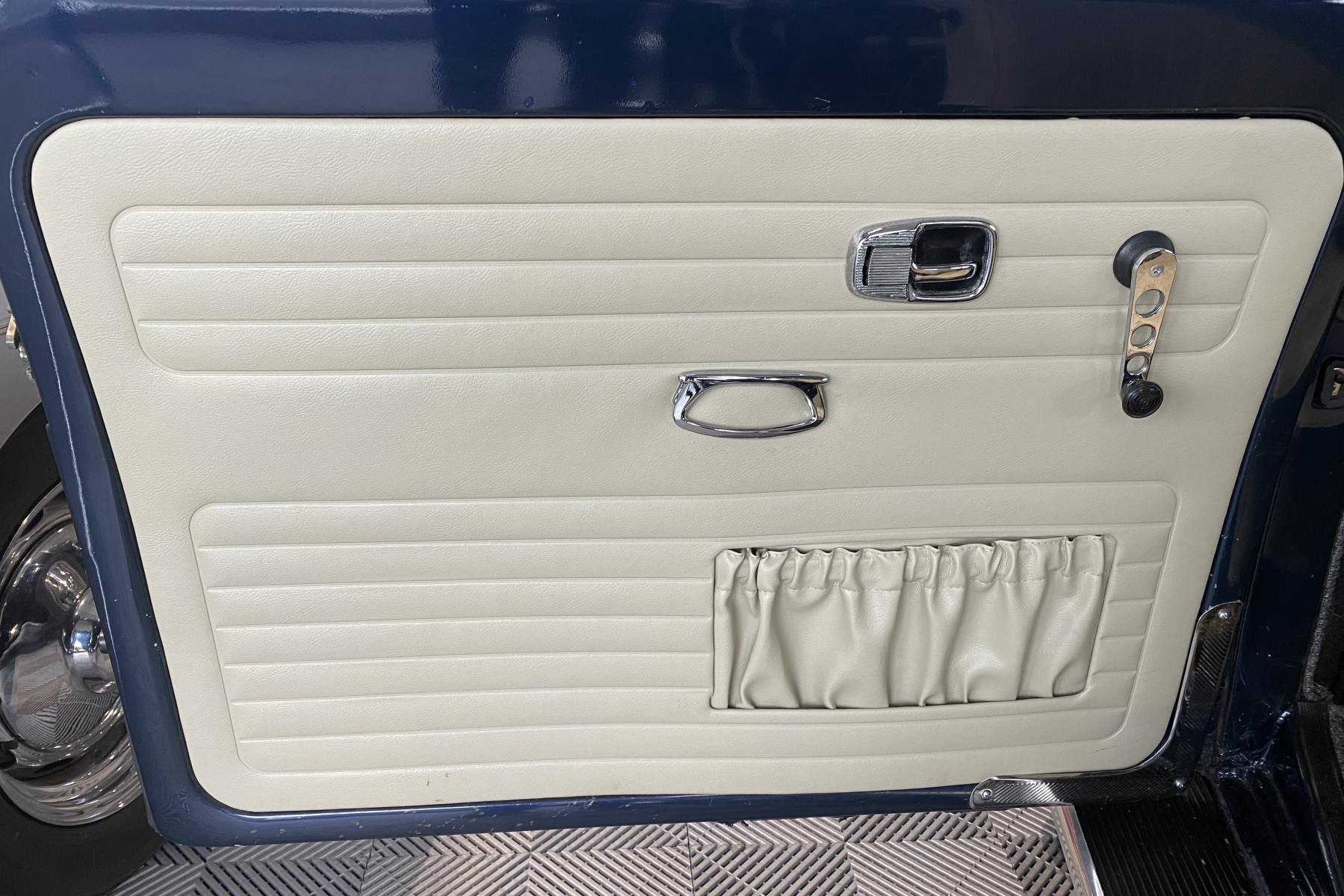Agrandir=Coccinelle 1302 Cabriolet-Volkswagen