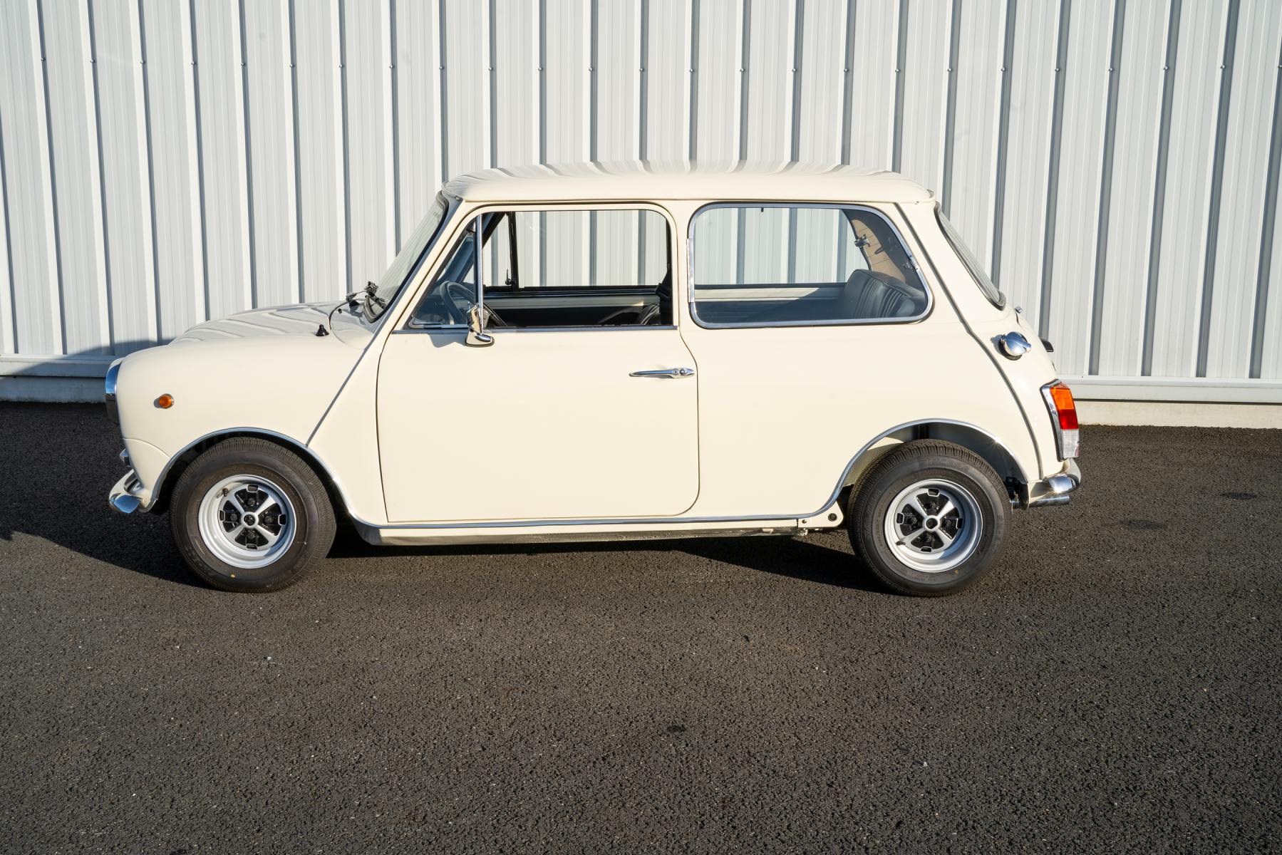 Agrandir=Mini 1001-Innocenti 